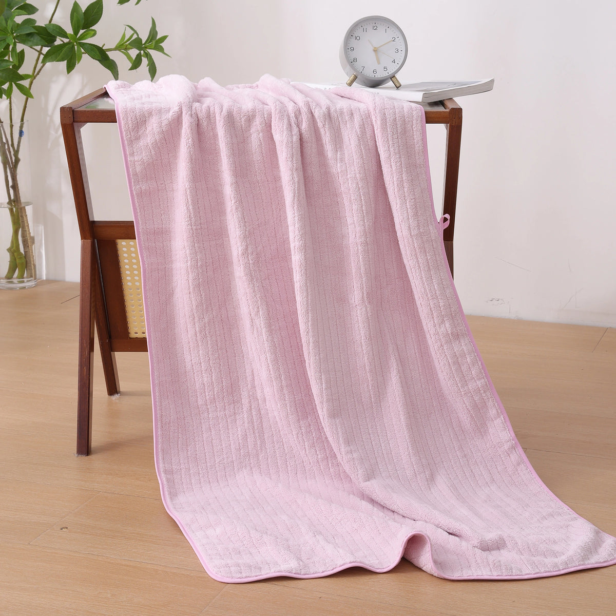 Bath Towel for Unisex Image