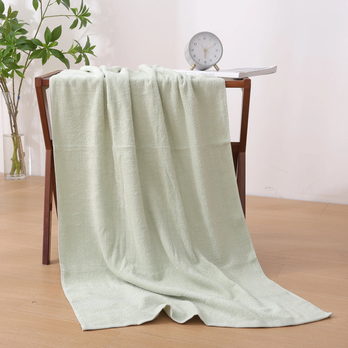 Bath Towel for Unisex Image