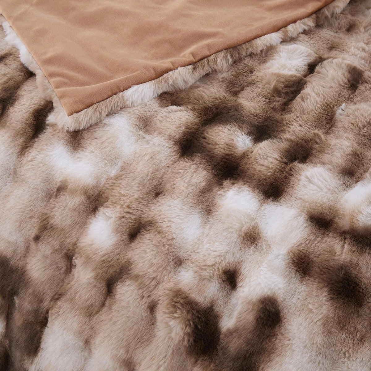 Luxury Double-Sided Faux Fur Winter Blanket Image