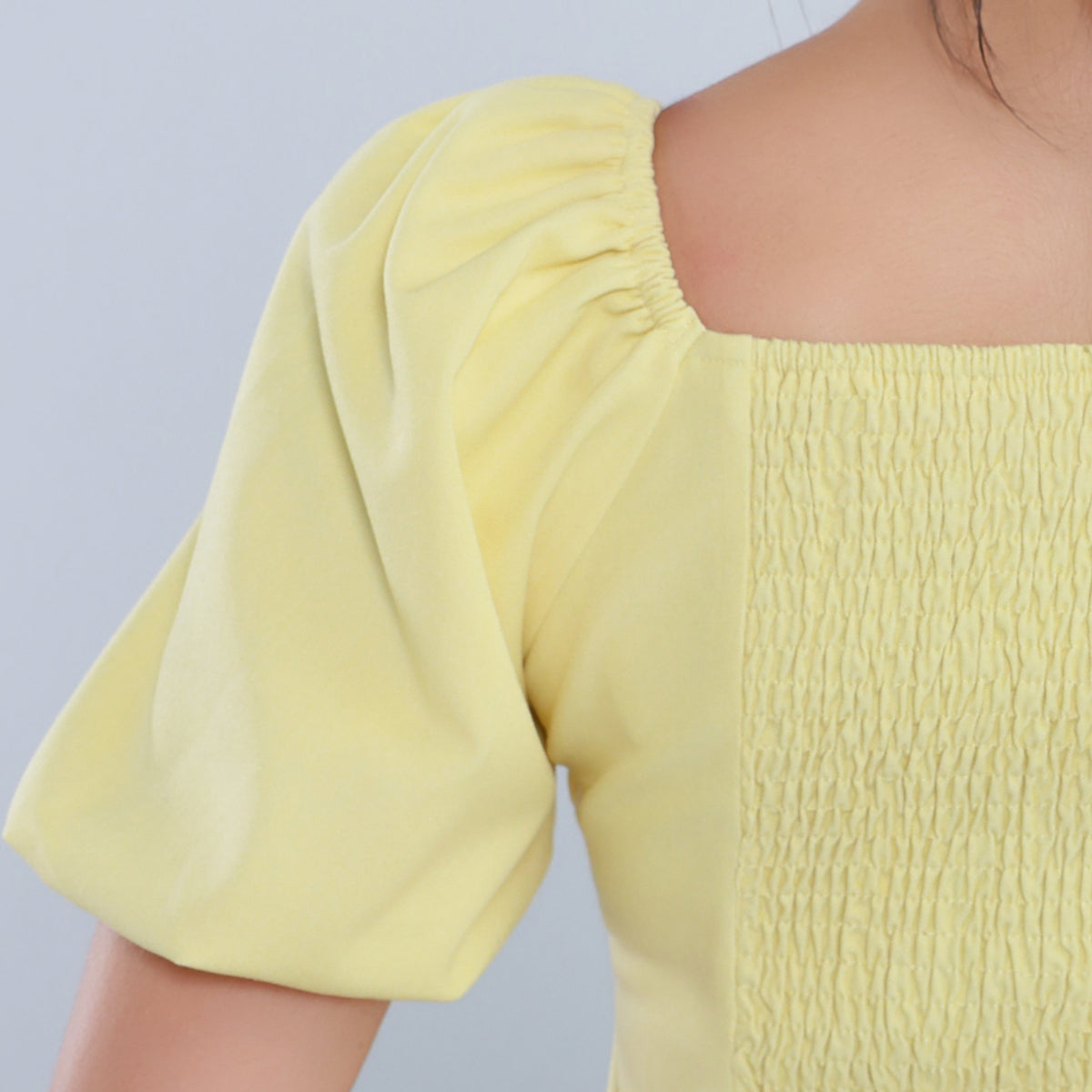 بلوزة ساده انيقة للنساء