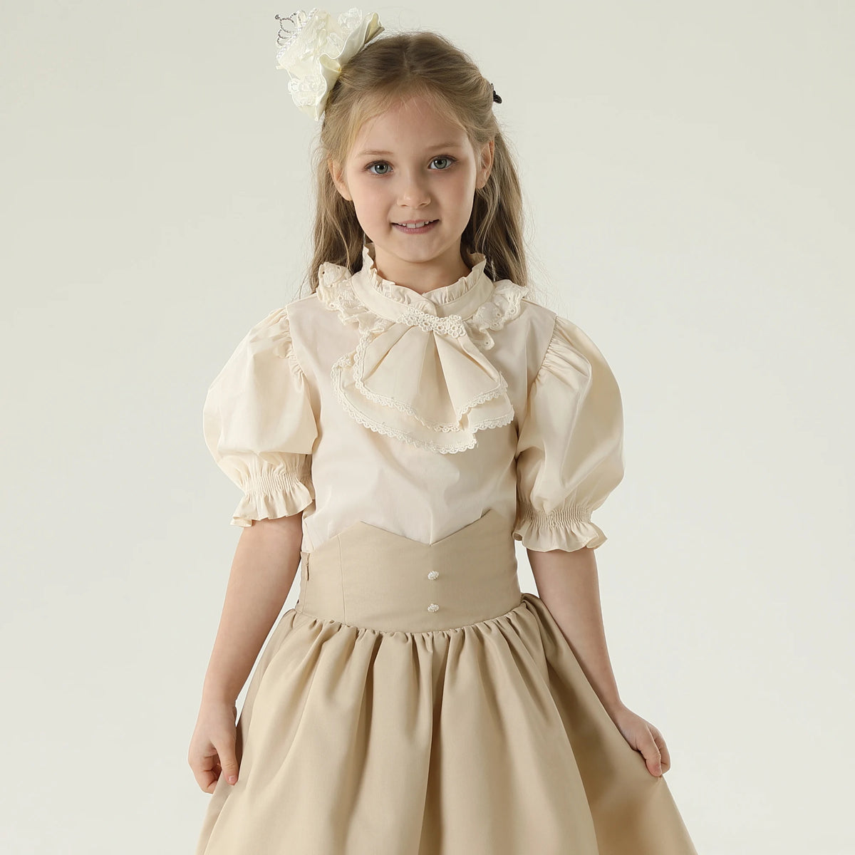 بلوزة مطرزة للبنات