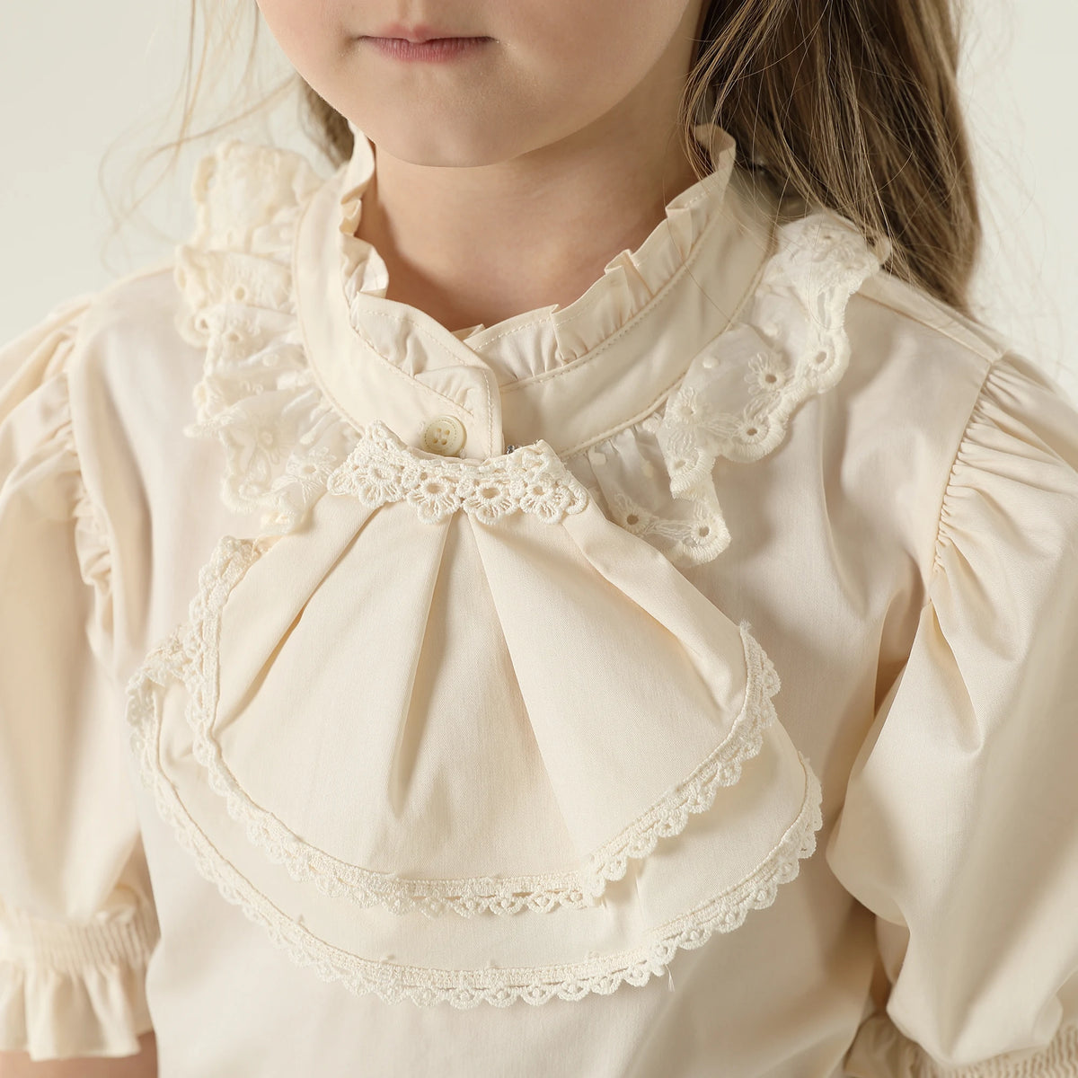 بلوزة مطرزة للبنات