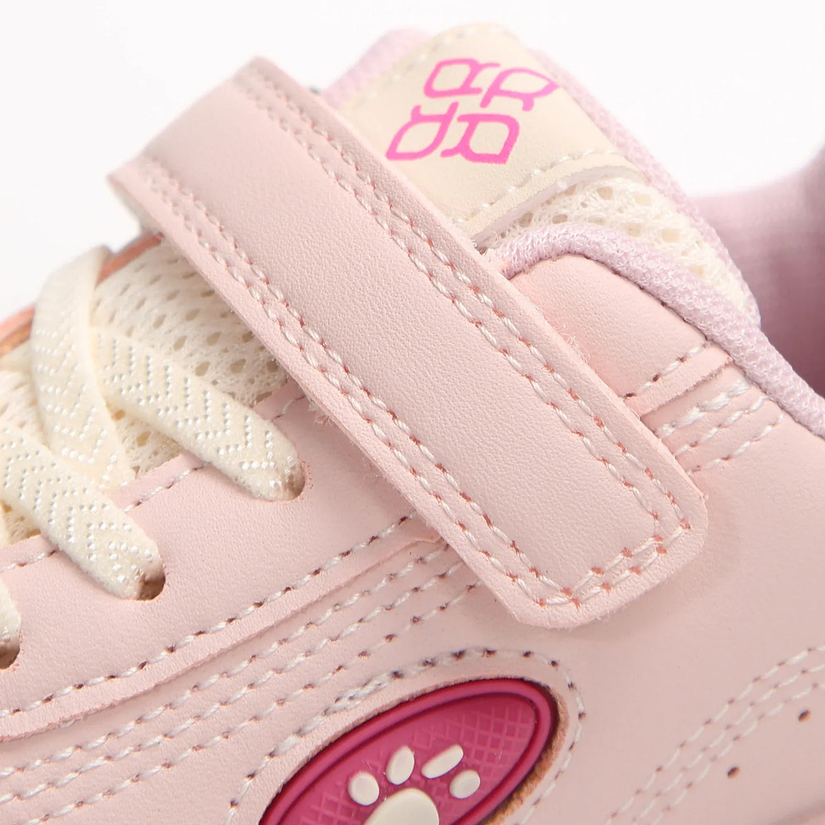 Daily Activities Flatform Sneaker for Girls Image