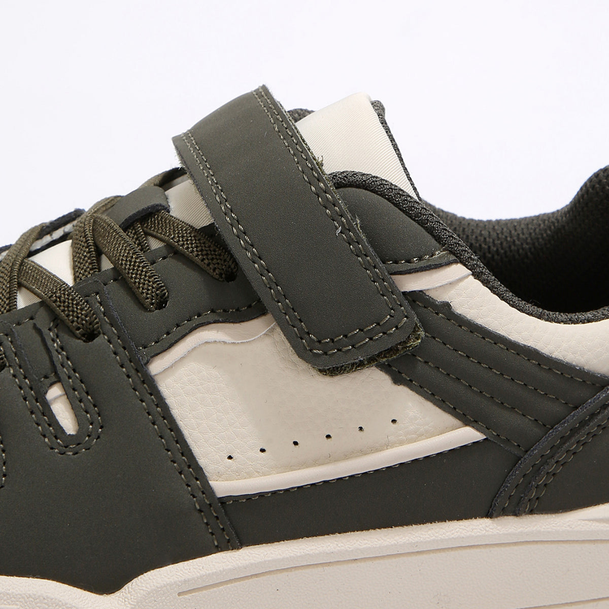 سنيكرز كاجوال للأولاد