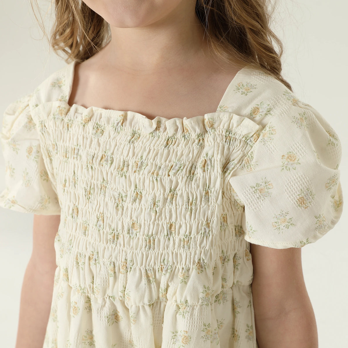 فستان مزين بنمط الزهور للبنات