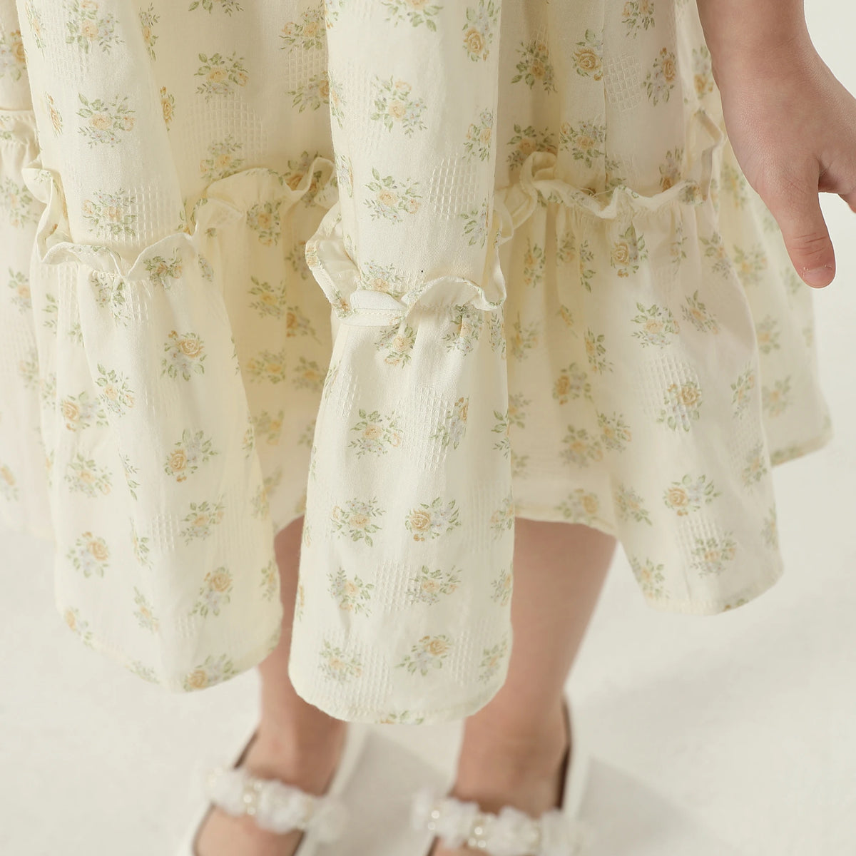 فستان مزين بنمط الزهور للبنات