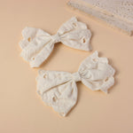 مشبك شعر بتصميم عصري للبنات