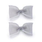 مشبك شعر بتصميم عصري للبنات