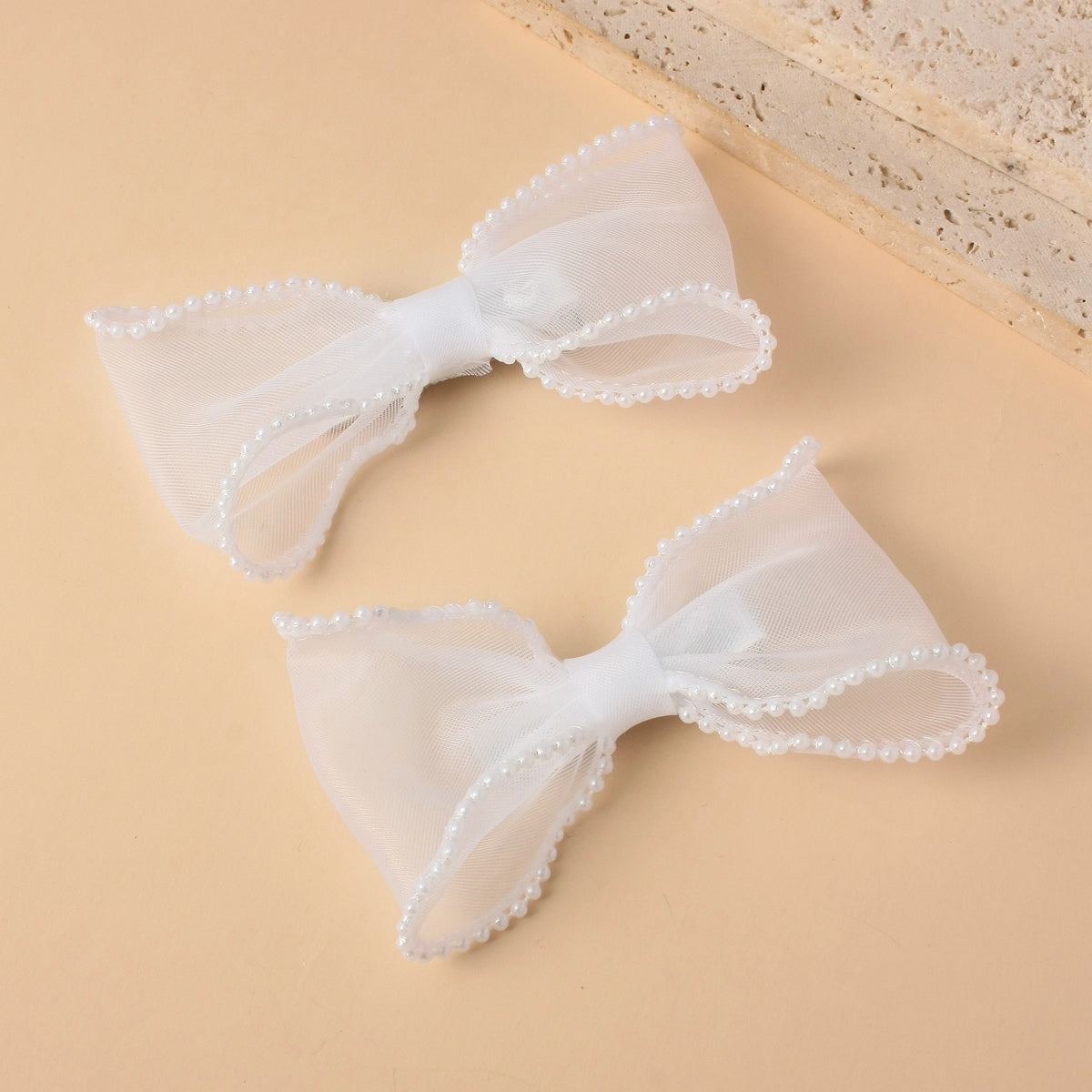 مشبك شعر بتصميم عصري للبنات