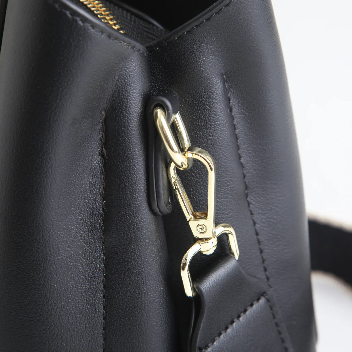 Elegant Handbag for Women Image