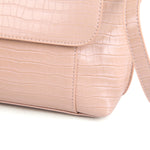 حقيبة يد نسائية