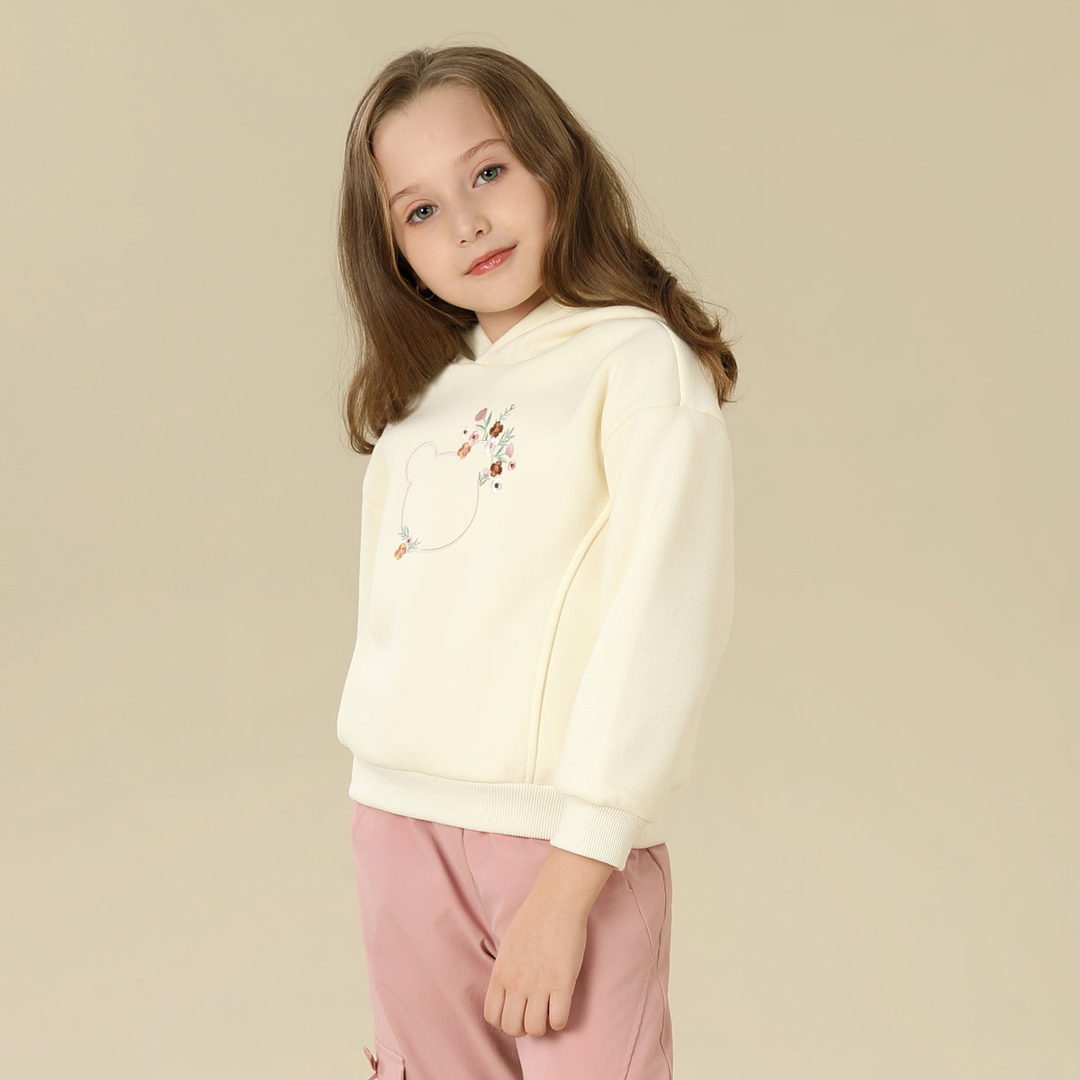 هودي مطرّز مزود بغطاء رأس للبنات