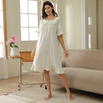 بيجاما مزينة بالزهور للنساء