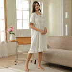 بيجاما مزينة بالزهور للنساء