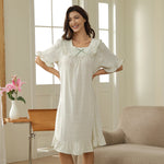 بيجاما مزينة بالزهور للنساء