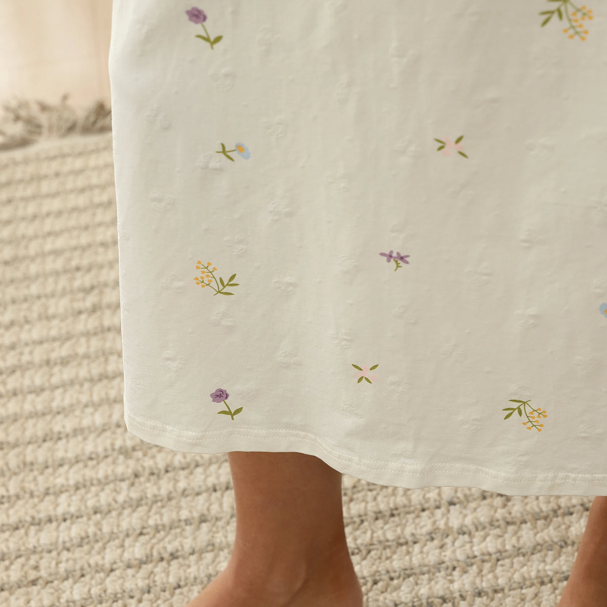 بيجاما مزينة بالزهور للنساء