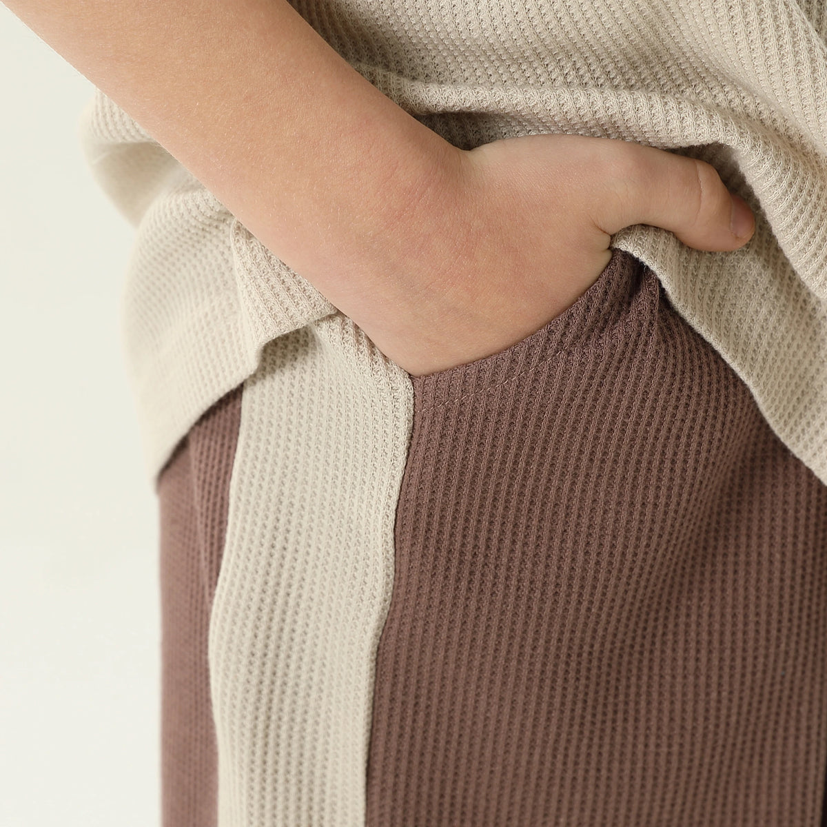 طقم بيجاما بألوان متداخلة للأولاد