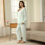 بيجاما مزينة بالزهور للنساء