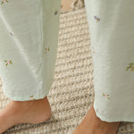 بيجاما مزينة بالزهور للنساء