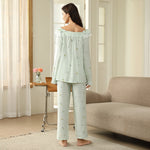 بيجاما مزينة بالزهور للنساء