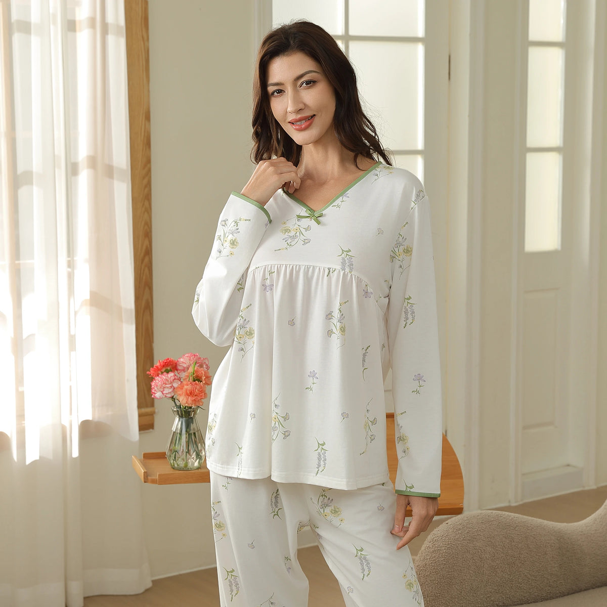 بيجاما مزينة بالزهور للنساء