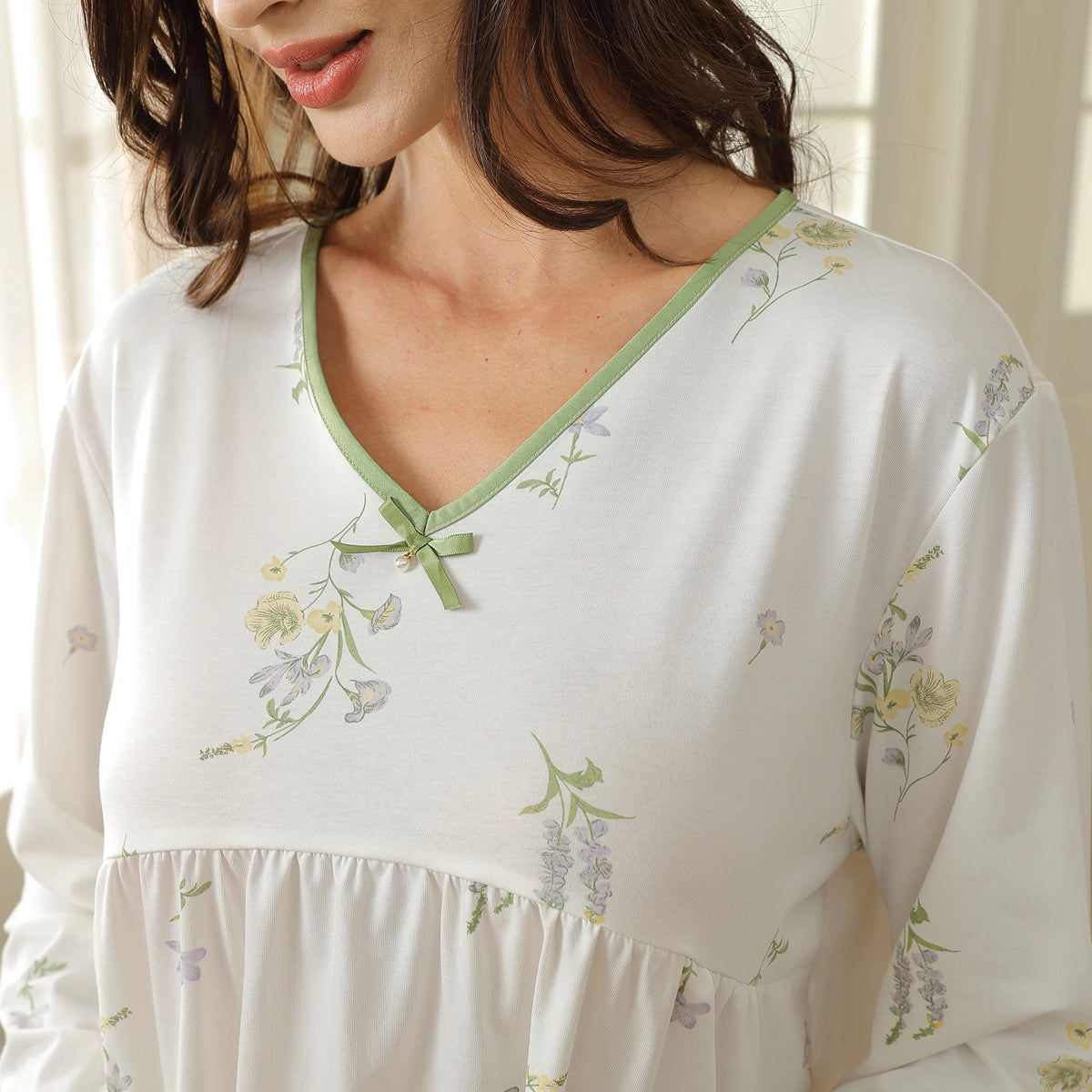 بيجاما مزينة بالزهور للنساء