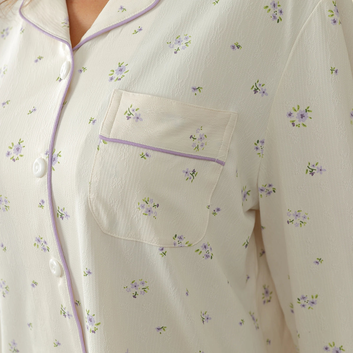 بيجاما مزينة بالزهور للنساء