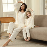 بيجاما مزينة بالزهور للنساء