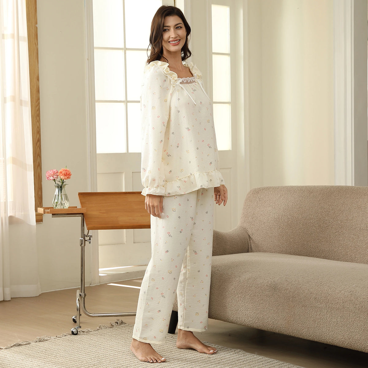 بيجاما مزينة بالزهور للنساء