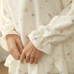 بيجاما مزينة بالزهور للنساء