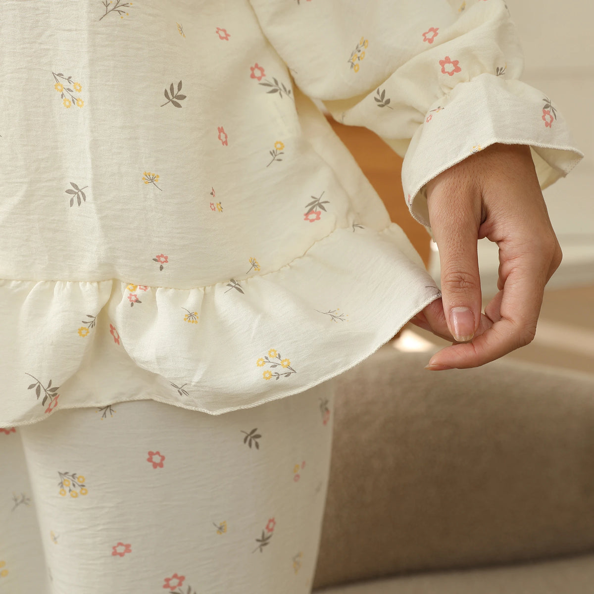 بيجاما مزينة بالزهور للنساء