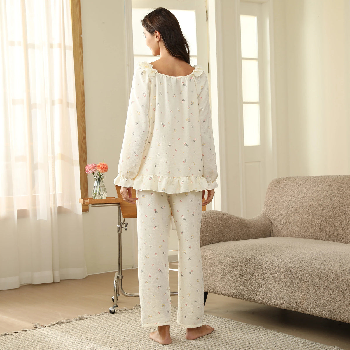 بيجاما مزينة بالزهور للنساء