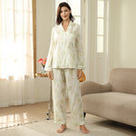 بيجاما مزينة بالزهور للنساء