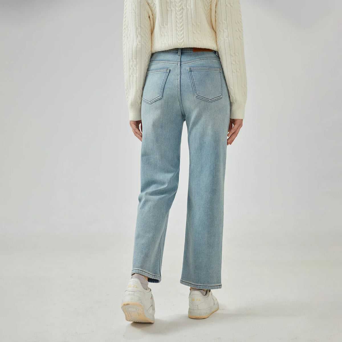 Straight-Leg Mid-Wiast Jeans Pants for Women Image