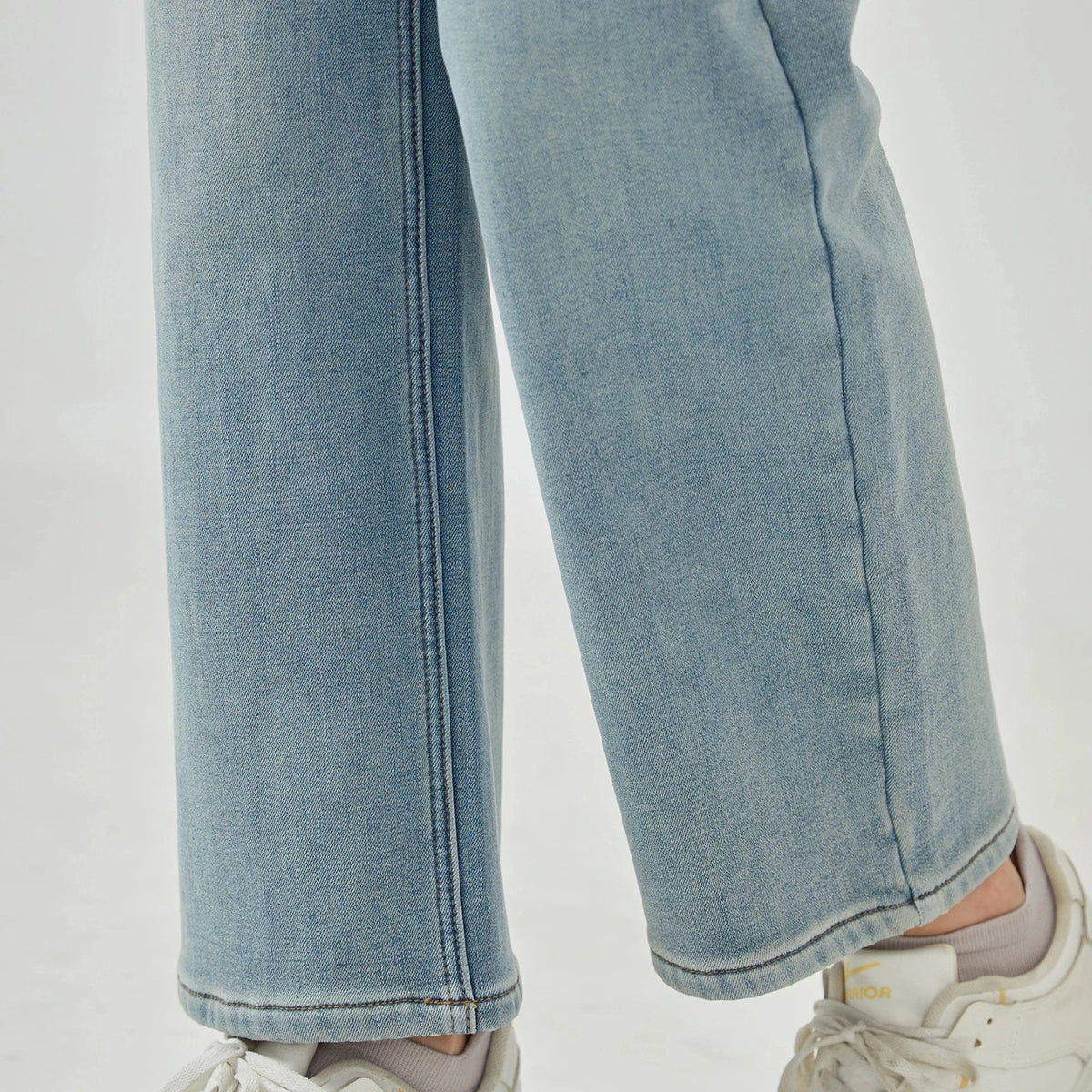 Straight-Leg Mid-Wiast Jeans Pants for Women Image