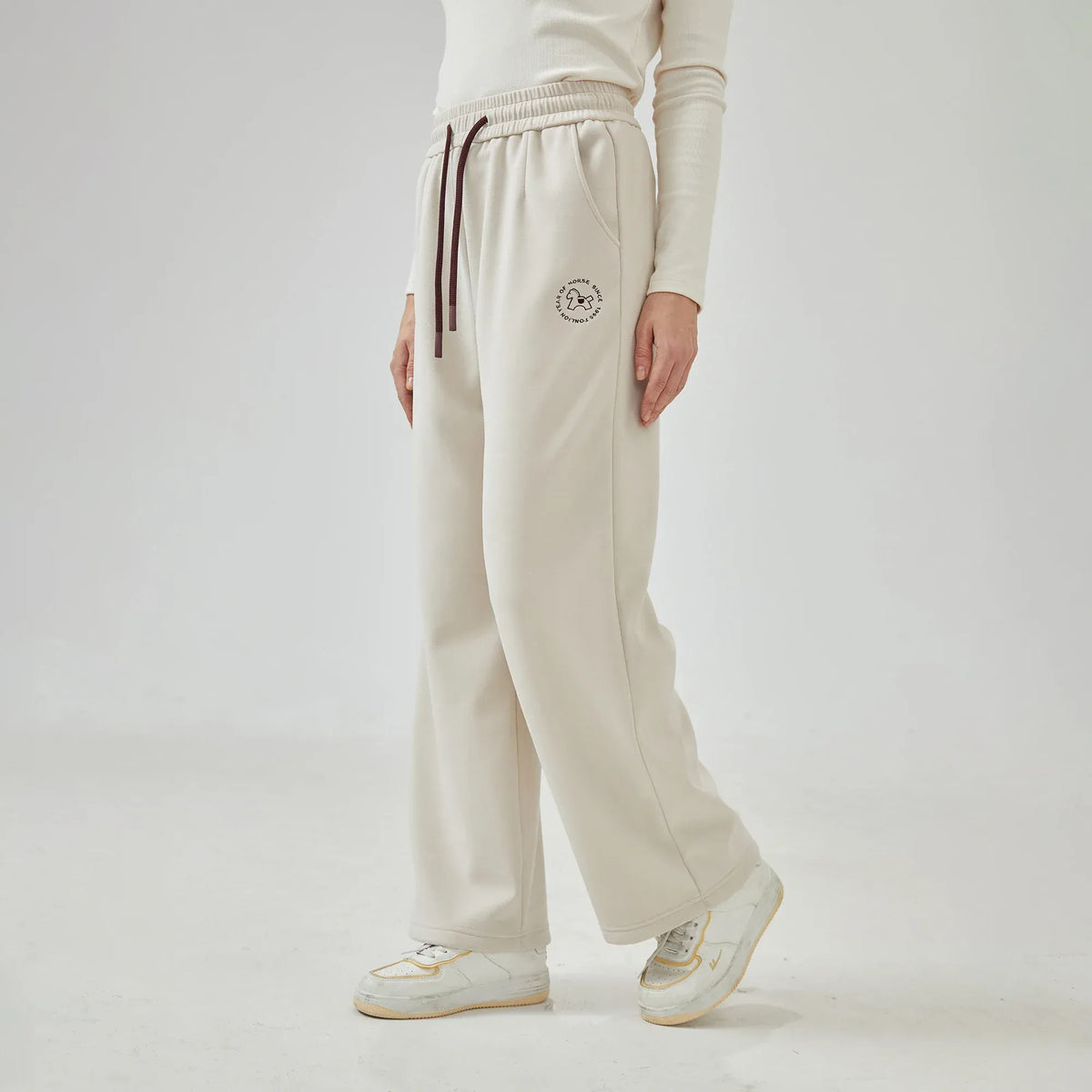 Wide-Leg Mid-Wiast Embroidery Pants for Women Image