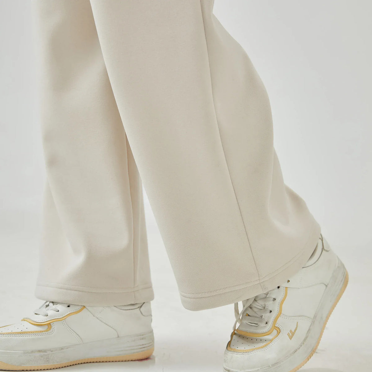 Wide-Leg Mid-Wiast Embroidery Pants for Women Image