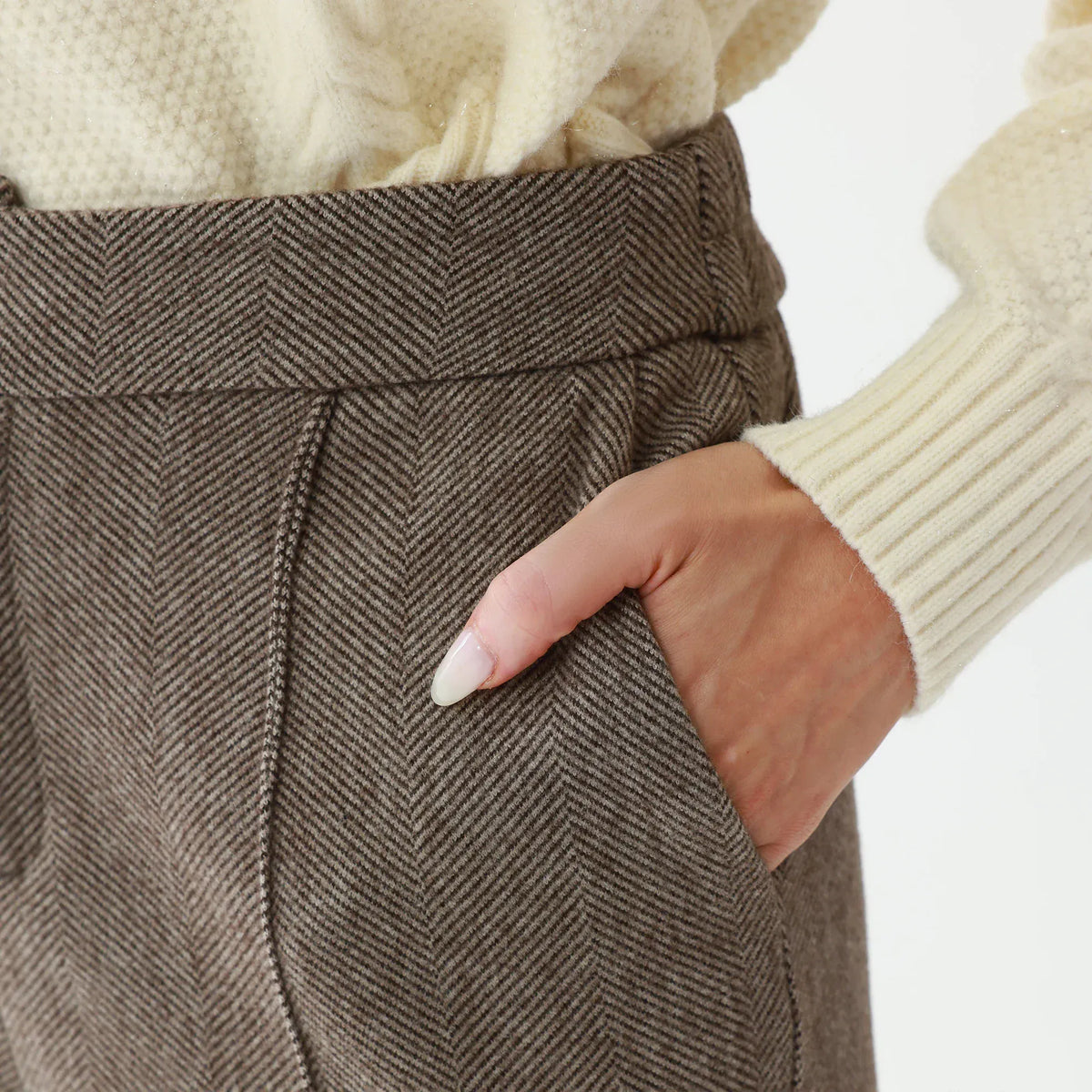 Elegant Solid Pants for Women Image