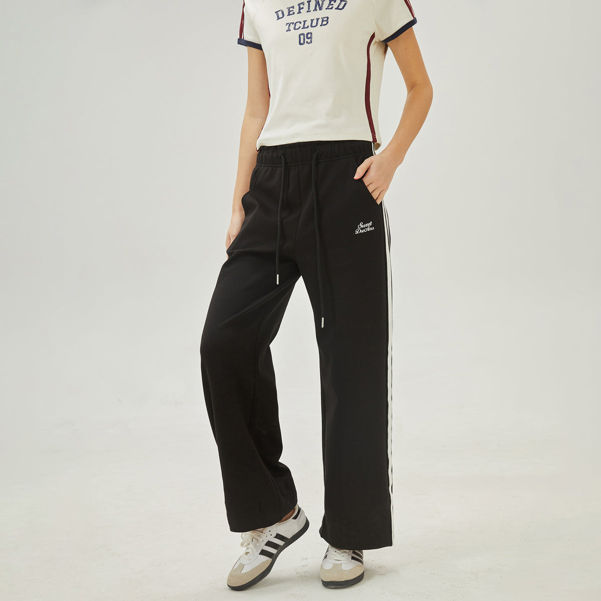 بنطال مطرز كاجوال للنساء