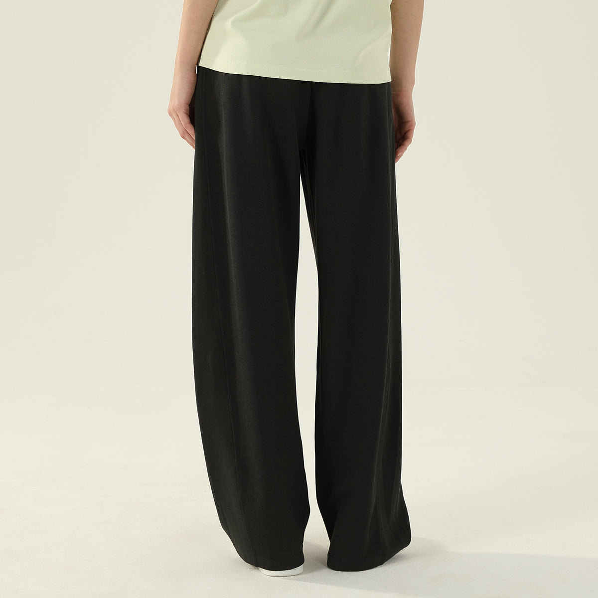 بنطال ساده للنساء