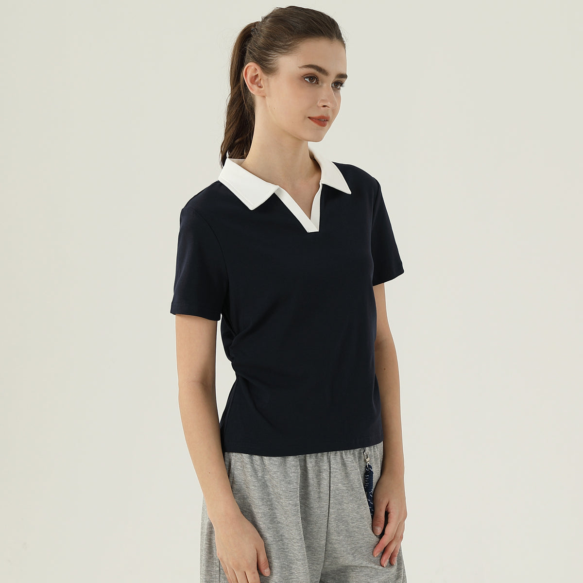 بولوشيرت نسائي بألوان متداخلة