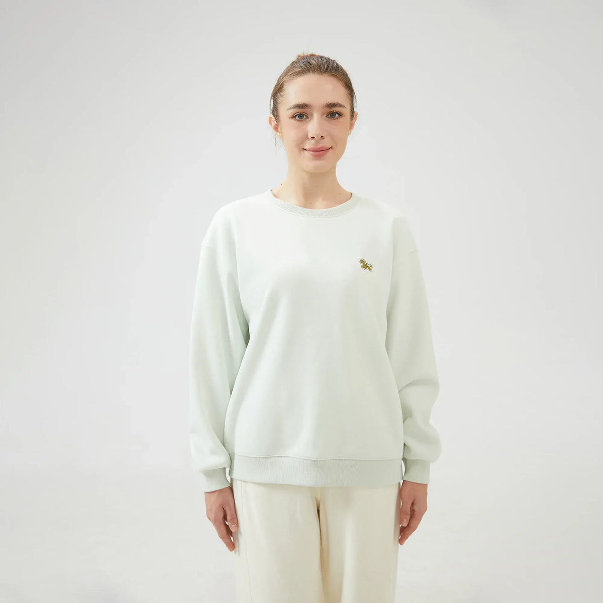 Embroidery Loose Drop-Shoulder Sweatshirt with Circular for Women Image