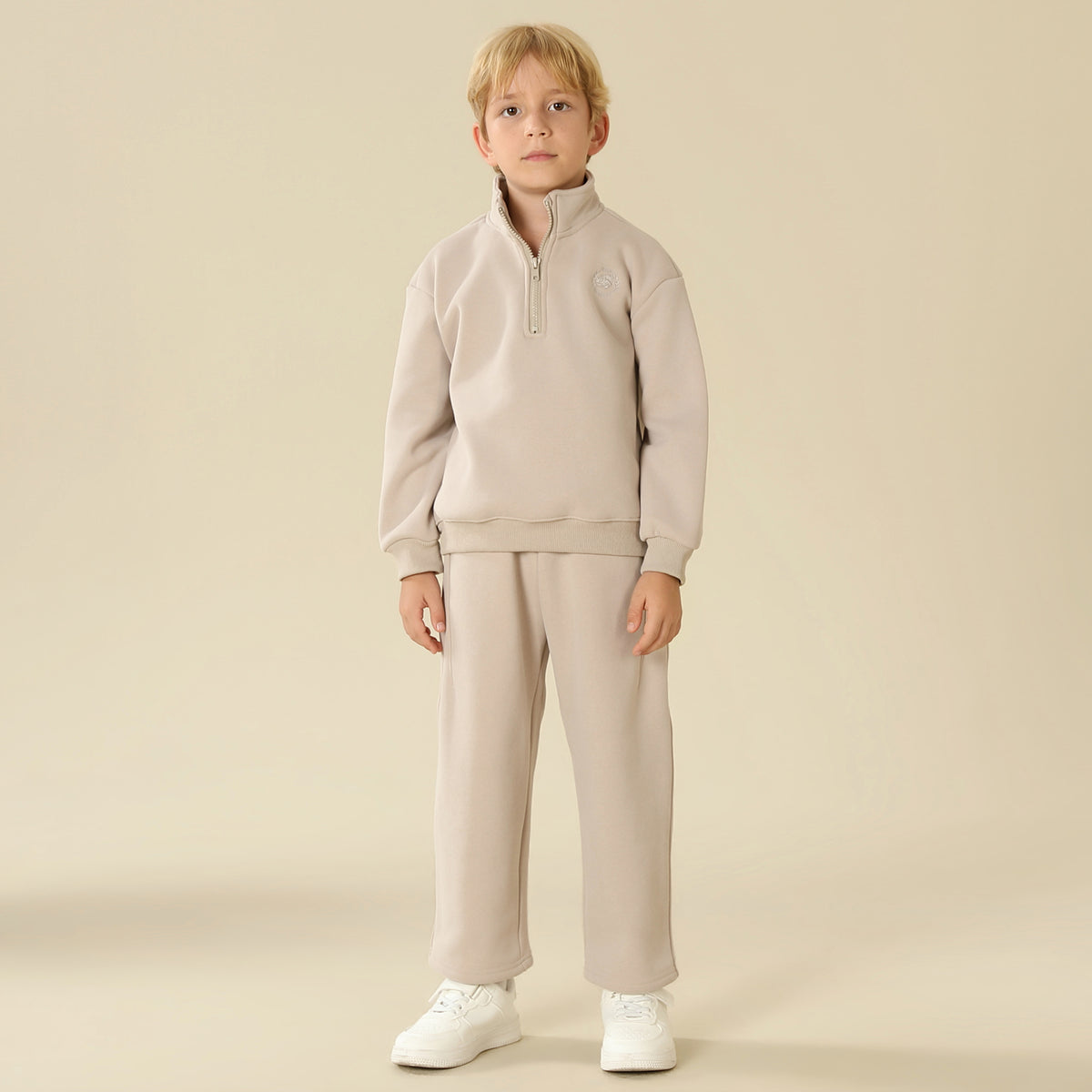 سويت شيرت مطرّز للأولاد