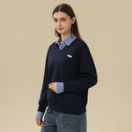 بلوفر مزين ببادج للنساء