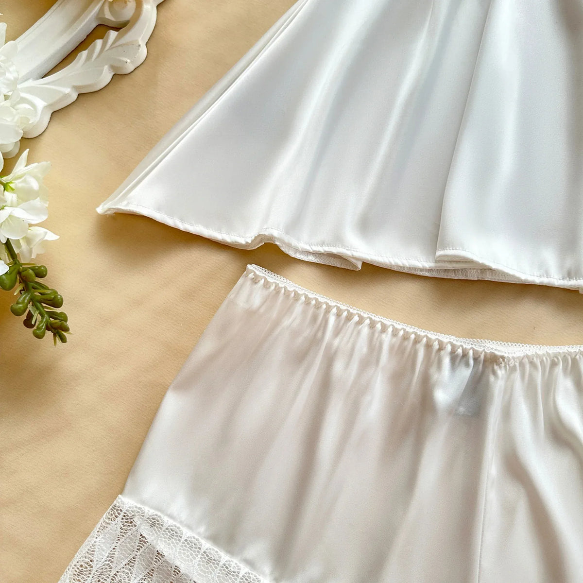 Set-2pc Top and Short Lingerie For Women Image