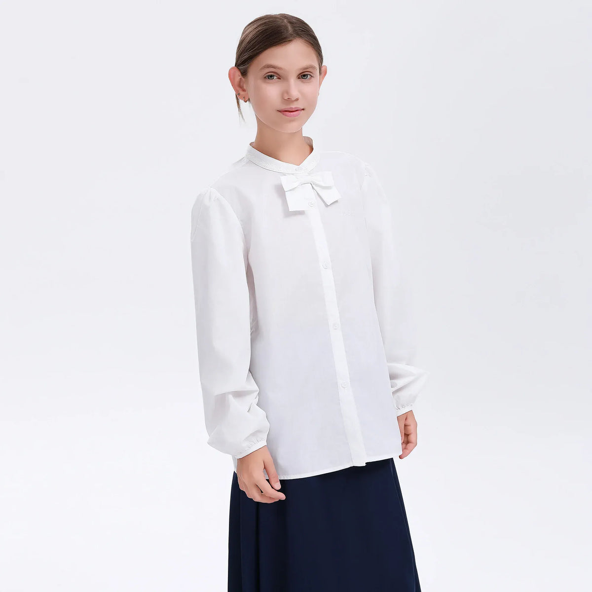 Embroidery Uniform Shirt for Girls Image