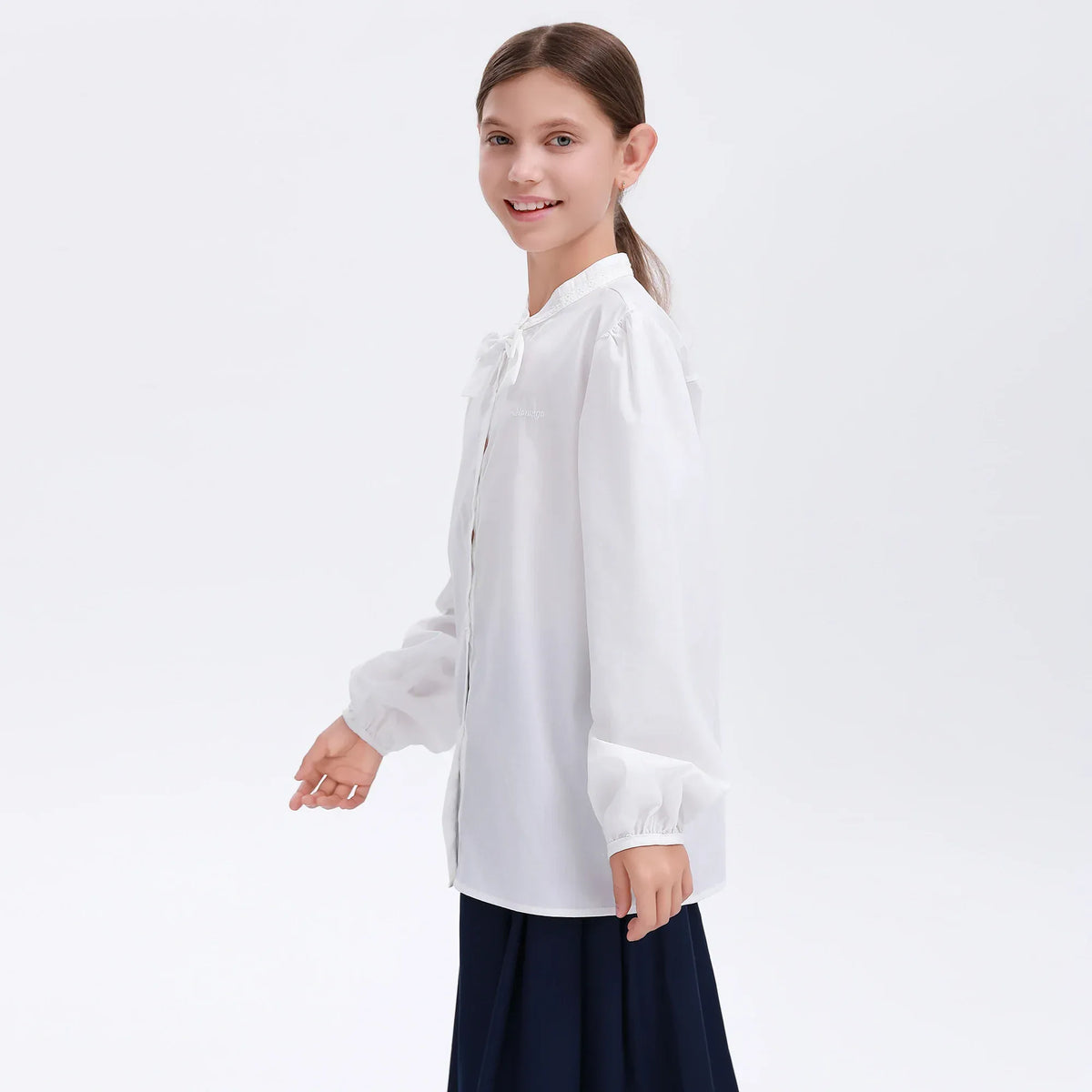Embroidery Uniform Shirt for Girls Image
