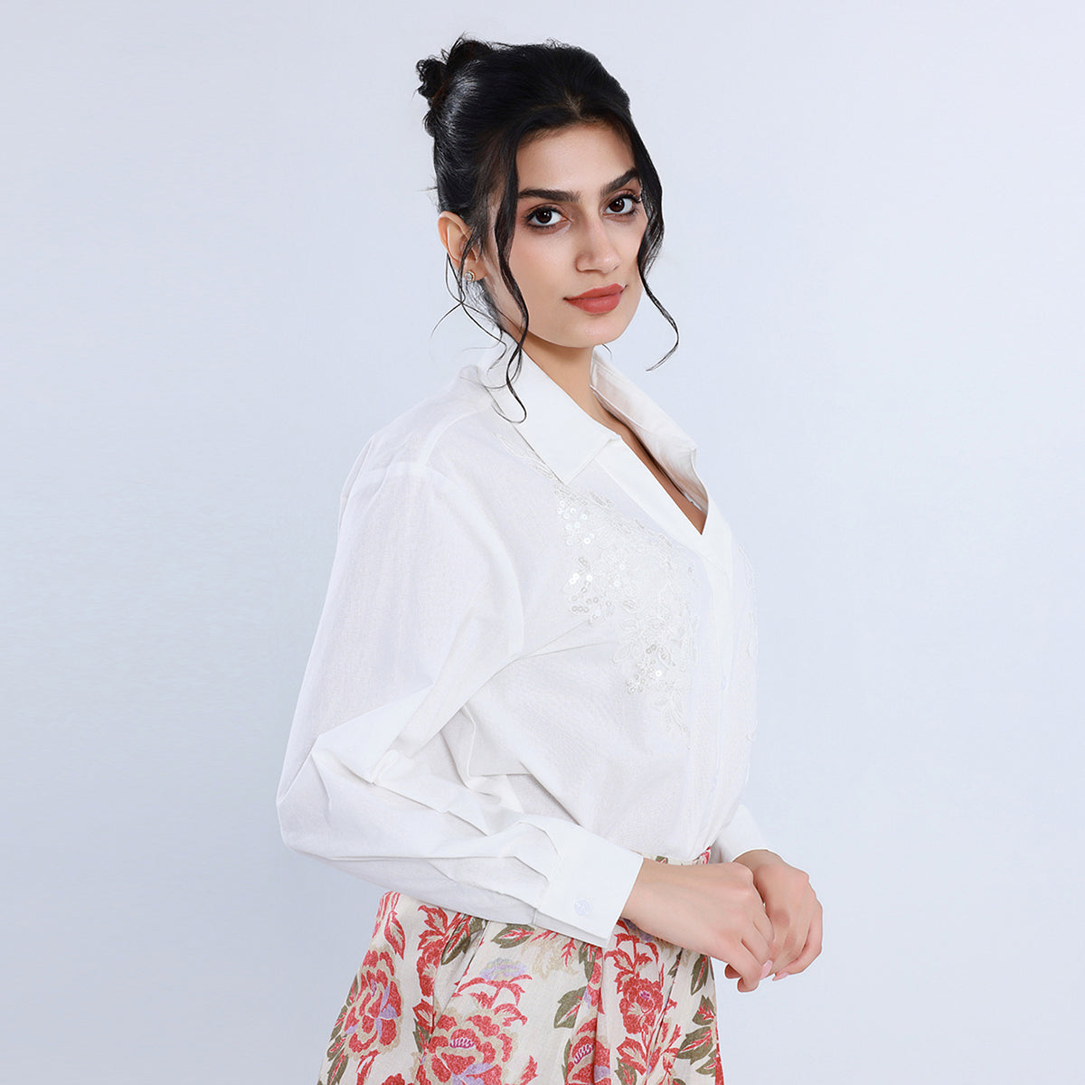 قميص كاجوال مزين بنمط الزهور للنساء