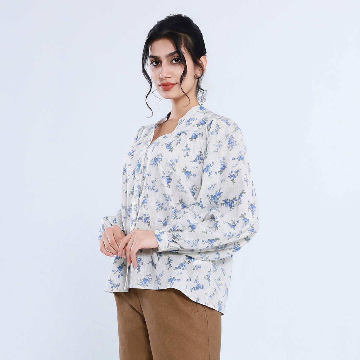 قميص كاجوال مزين بنمط الزهور للنساء