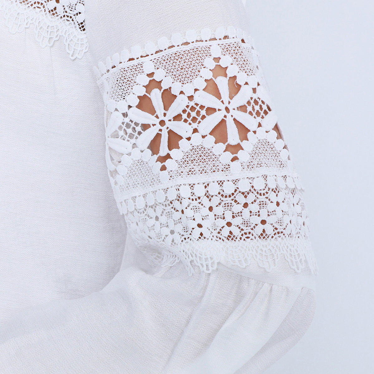 قميص كاجوال مزين بدانتيل للنساء